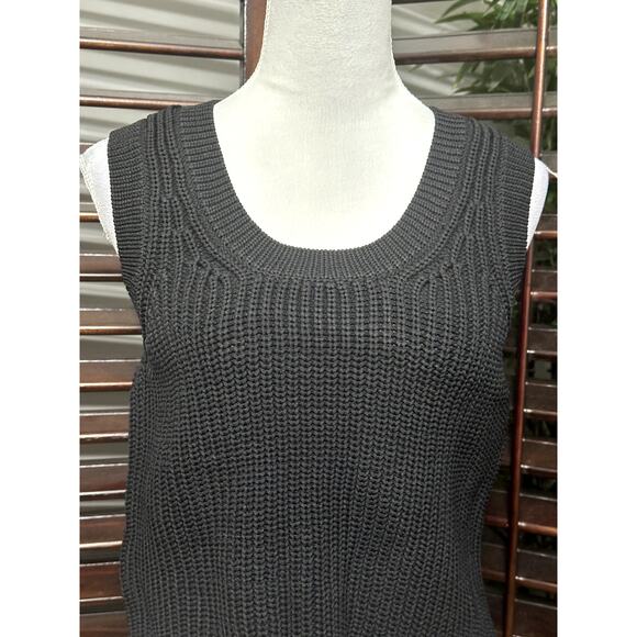 Royalty by Maluma Women's Black Crop Scoop Neck Knit Tank Top Sweater XL NWT - Picture 3 of 10